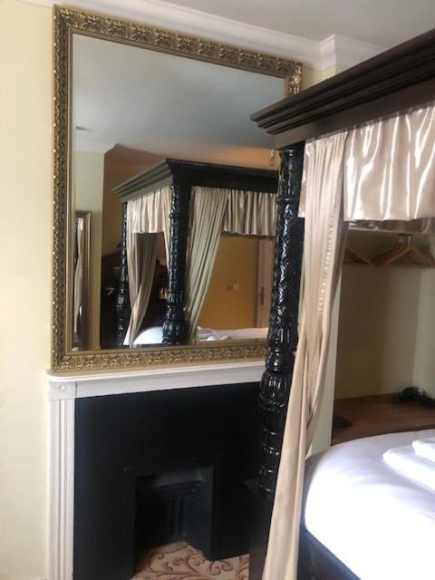 Colchester Boutique Hotel Room photo