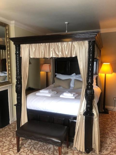 Colchester Boutique Hotel Room photo